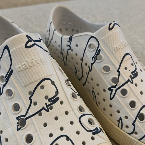 Native Jefferson Whale Print Slip Ons - Picture 7 of 9